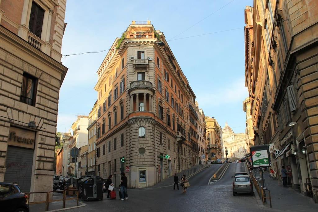 Near Colosseum By Varental 2Br + 1Sb Рим Экстерьер фото